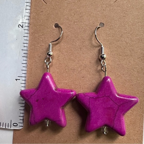 Howalite Fuchsia star earrings handmade - Picture 2 of 5